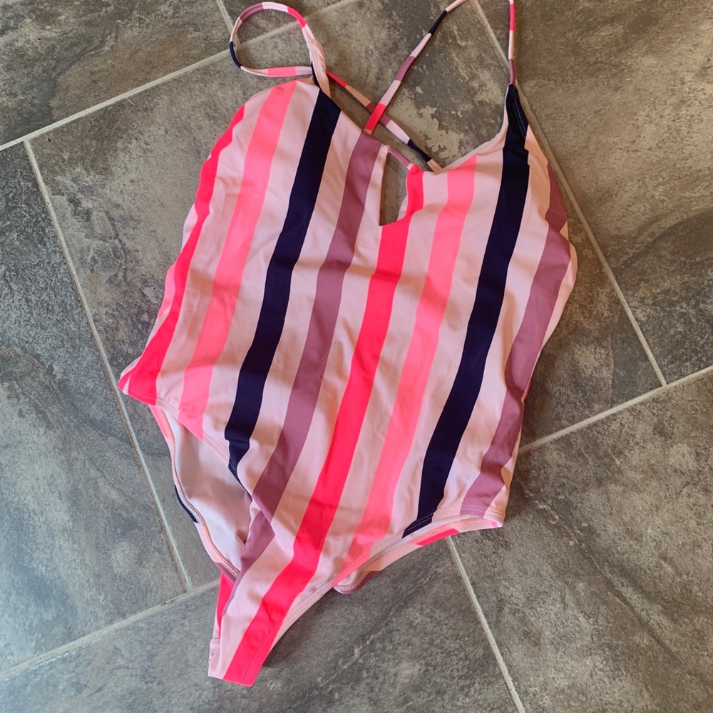 Xhilaration size Large L one-piece swimsuit